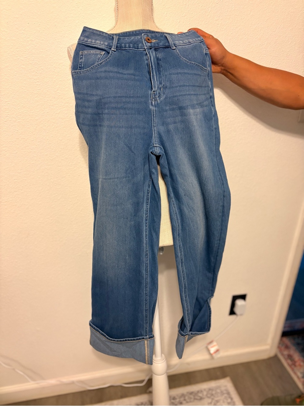 HALARA Mid-Blue Wide-Leg Cuffed Jeans
